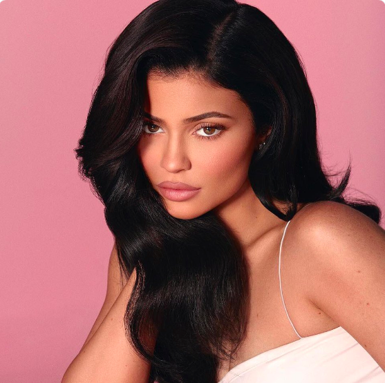 Kylie Jenner Sells Her Majority Stake Of Cosmetics For 600 Million Boomsbeat