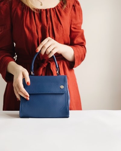 6 Women's Bags That Are Both Stylish and Efficient