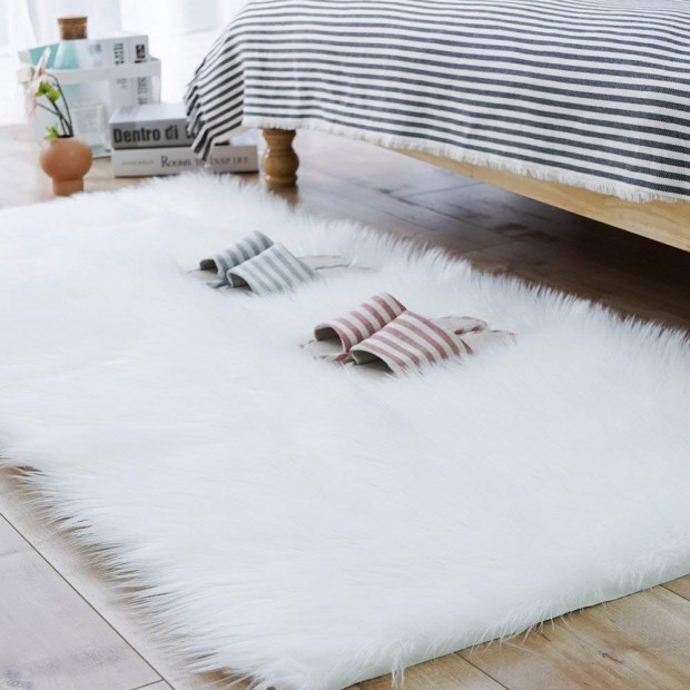 Carvapet Luxury Soft Faux Sheepskin Fur Area Rugs